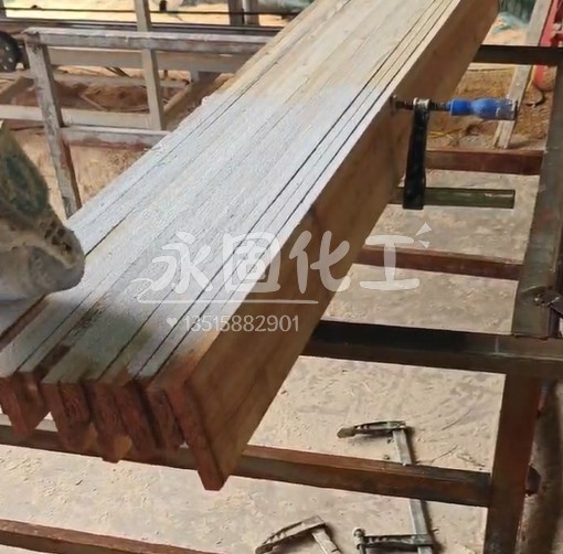 实木开裂、贴皮起泡？老工人老张掏心窝子告诉你：90%的厂子把这5个用胶细节扔进了垃圾桶