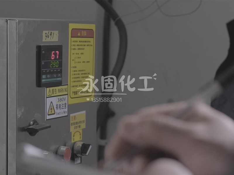 【深度技术解析】回南天木门开裂终结者!永固36%压门胶实测数据揭秘:含水率≤9%背后的分子交联技术 【深度技术解析】回南天木门开裂终结者!永固36%压门胶实测数据揭秘:含水率≤9%背后的分子交联技术