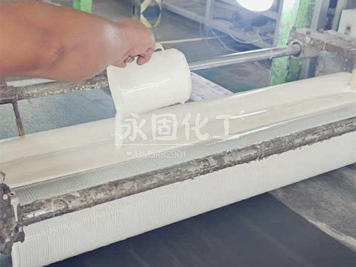 宁波整木定制厂周日加班:热敏胶×高频线 3 分钟一扇门现场直播 宁波整木定制厂周日加班:热敏胶×高频线 3 分钟一扇门现场直播